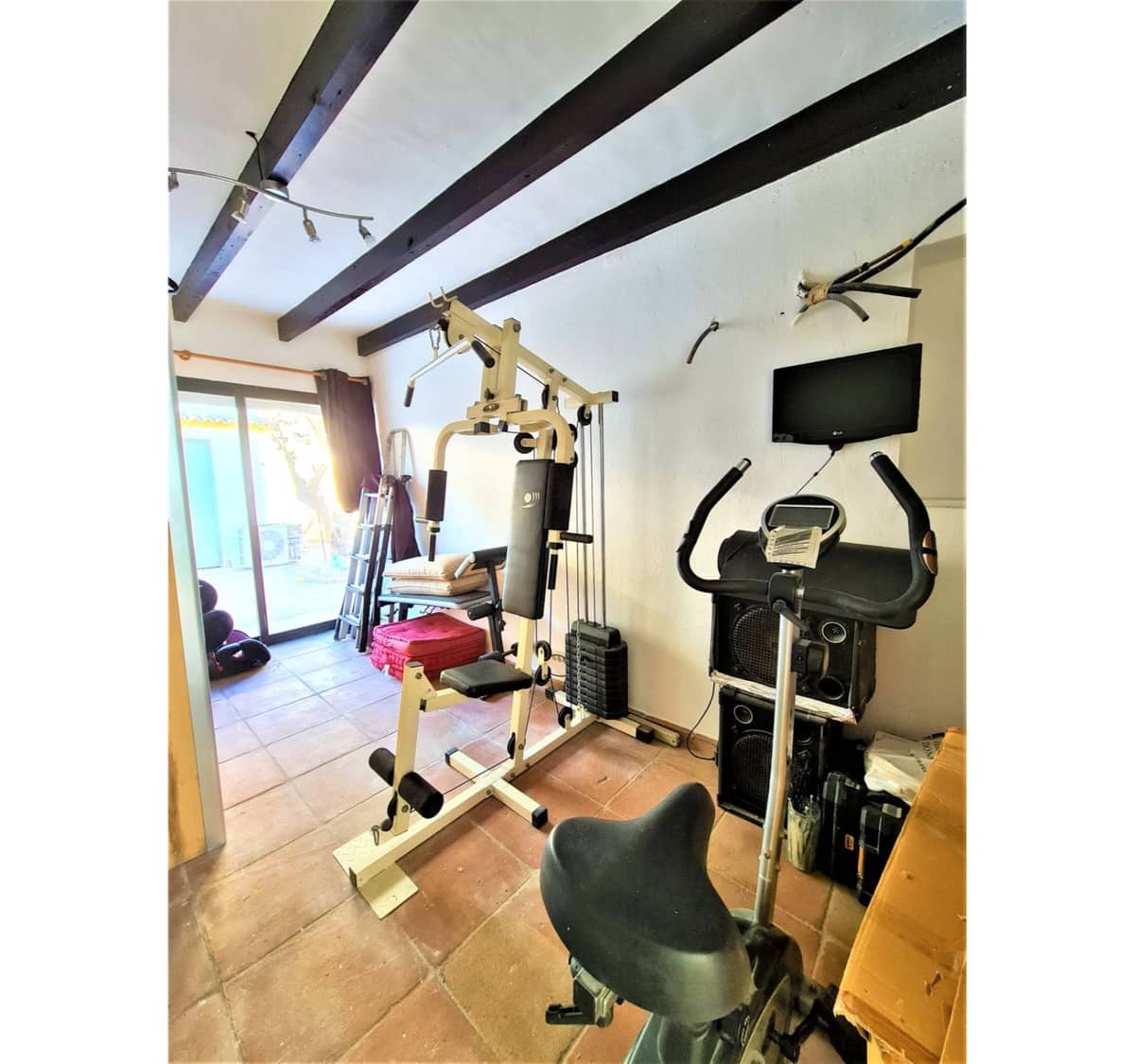 4 bedroom Villa for sale in Nueva Andalucia with pool - € 799,000 (Ref: 10002020)