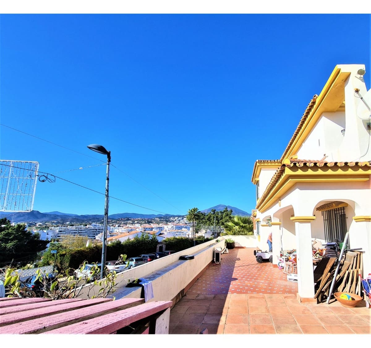 4 bedroom Villa for sale in Nueva Andalucia with pool - € 799,000 (Ref: 10002020)
