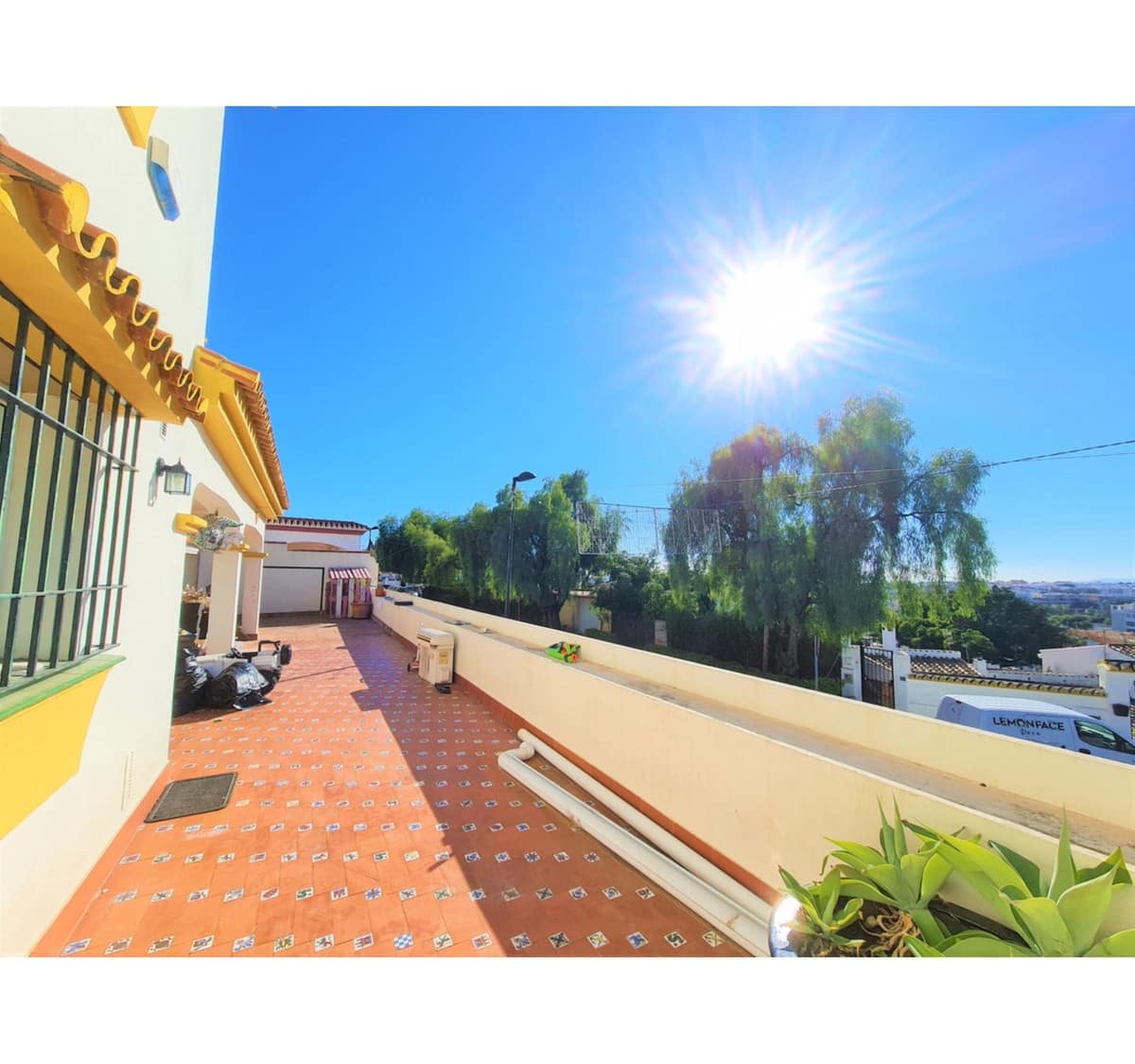 4 bedroom Villa for sale in Nueva Andalucia with pool - € 799,000 (Ref: 10002020)