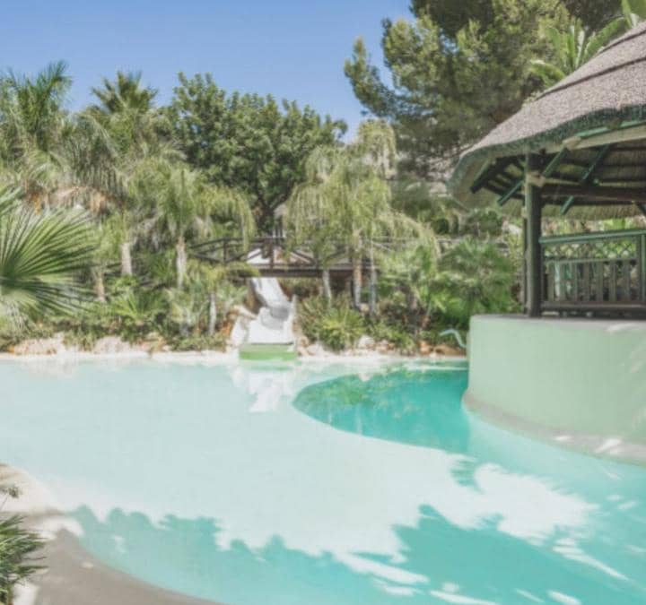 8 sypialnia Willa na sprzedaż w Marbella z basenem garażem - 12 000 000 € (Ref: 10002021)