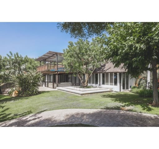 8 sypialnia Willa na sprzedaż w Marbella z basenem garażem - 12 000 000 € (Ref: 10002021)