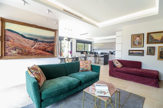 Chalet de 4 habitaciones en Mijas Costa, Mijas en venta con piscina garaje - 1.485.000 € (Ref: 10002023)