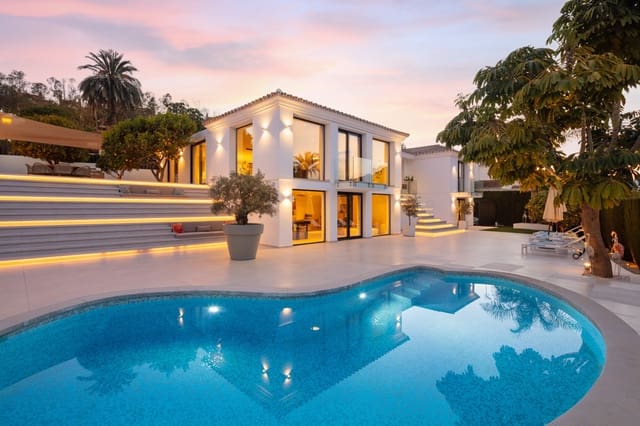 4 bedroom Villa for sale in Marbella with pool garage - € 3,995,000 (Ref: 10002024)