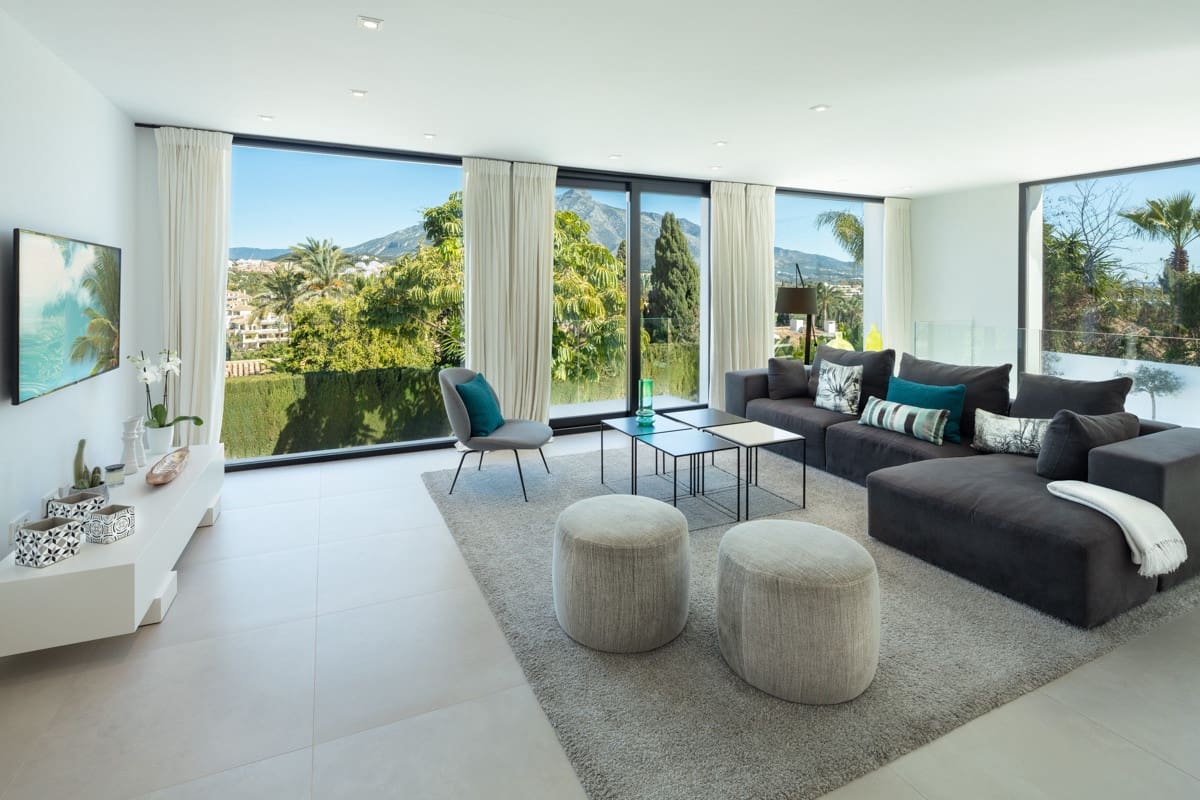 4 bedroom Villa for sale in Marbella with pool garage - € 3,995,000 (Ref: 10002024)