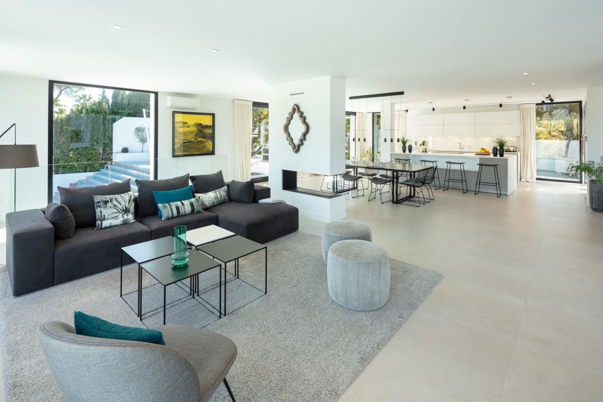 4 bedroom Villa for sale in Marbella with pool garage - € 3,995,000 (Ref: 10002024)