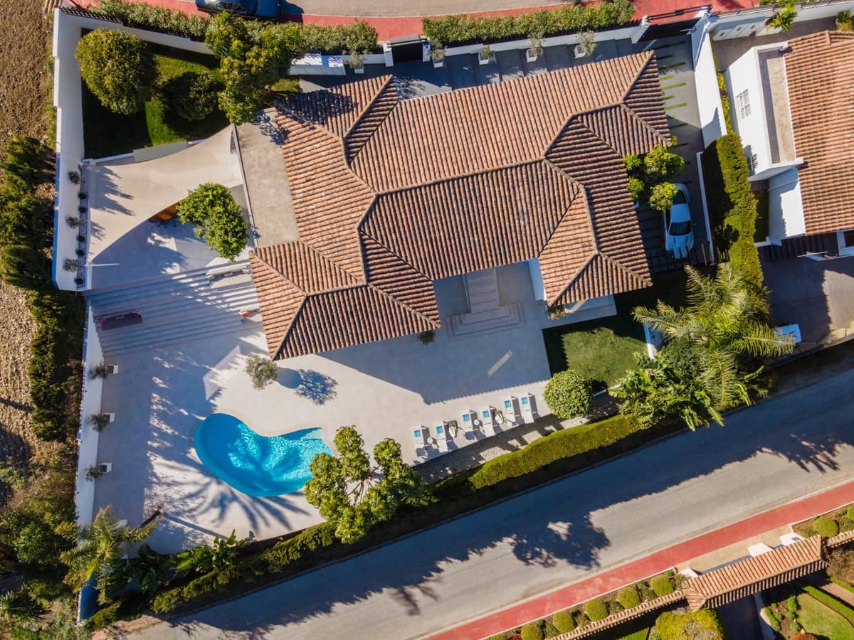 4 bedroom Villa for sale in Marbella with pool garage - € 3,995,000 (Ref: 10002024)