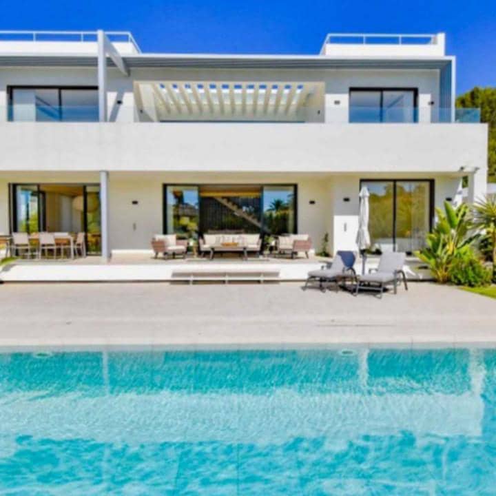 6 sypialnia Willa na sprzedaż w Marbella z basenem garażem - 2 950 000 € (Ref: 10002026)