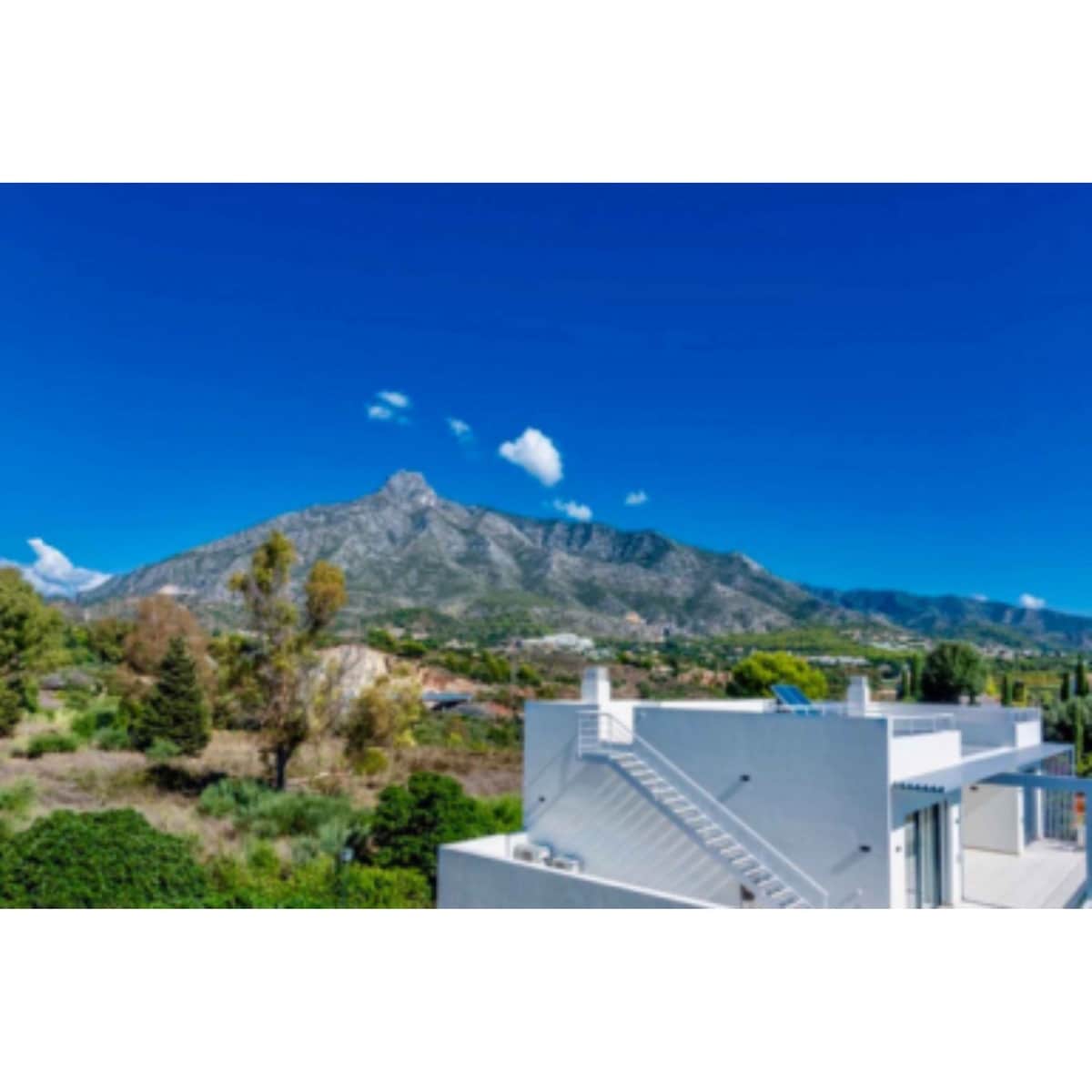 6 sypialnia Willa na sprzedaż w Marbella z basenem garażem - 2 950 000 € (Ref: 10002026)