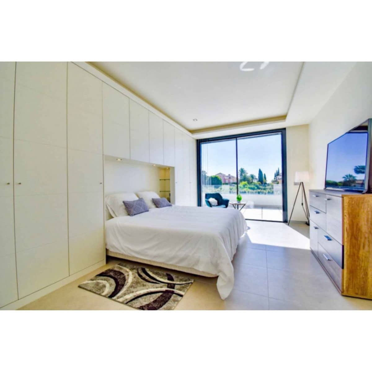 6 sypialnia Willa na sprzedaż w Marbella z basenem garażem - 2 950 000 € (Ref: 10002026)