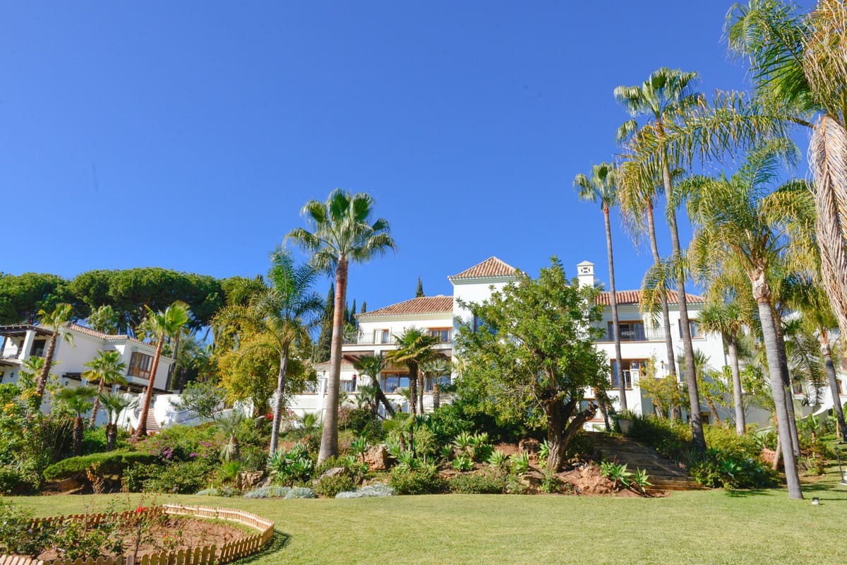 16 quarto Moradia para venda em El Paraiso com piscina garagem - 9 494 000 € (Ref: 10002027)