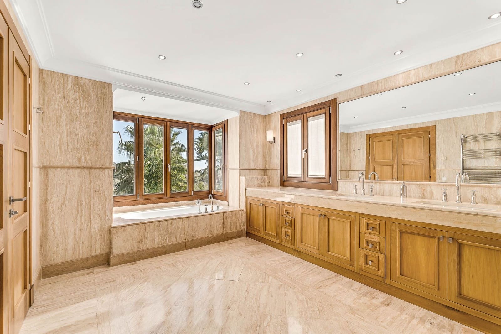 16 quarto Moradia para venda em El Paraiso com piscina garagem - 9 494 000 € (Ref: 10002027)