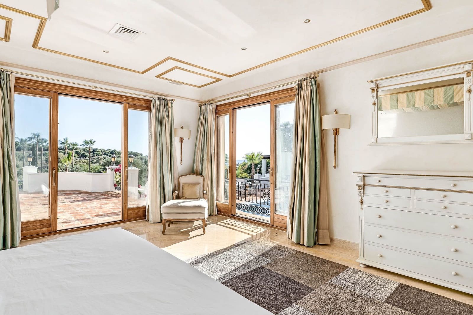 16 quarto Moradia para venda em El Paraiso com piscina garagem - 9 494 000 € (Ref: 10002027)