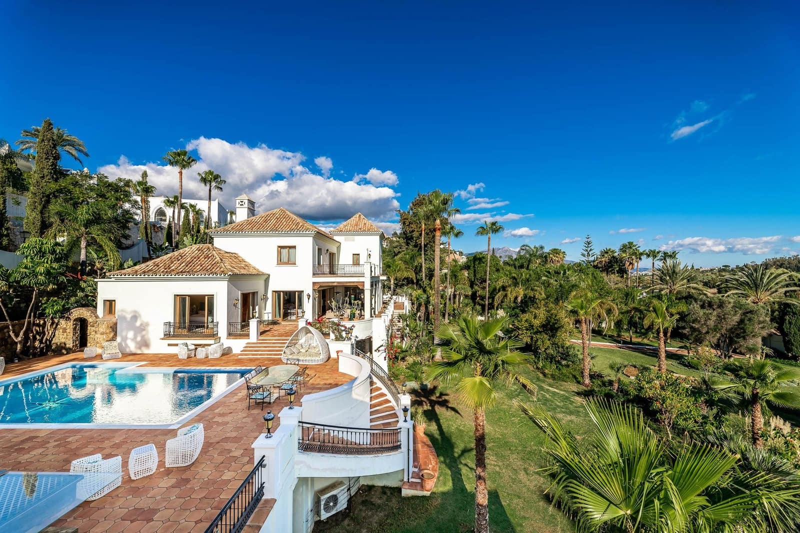 16 quarto Moradia para venda em El Paraiso com piscina garagem - 9 494 000 € (Ref: 10002027)