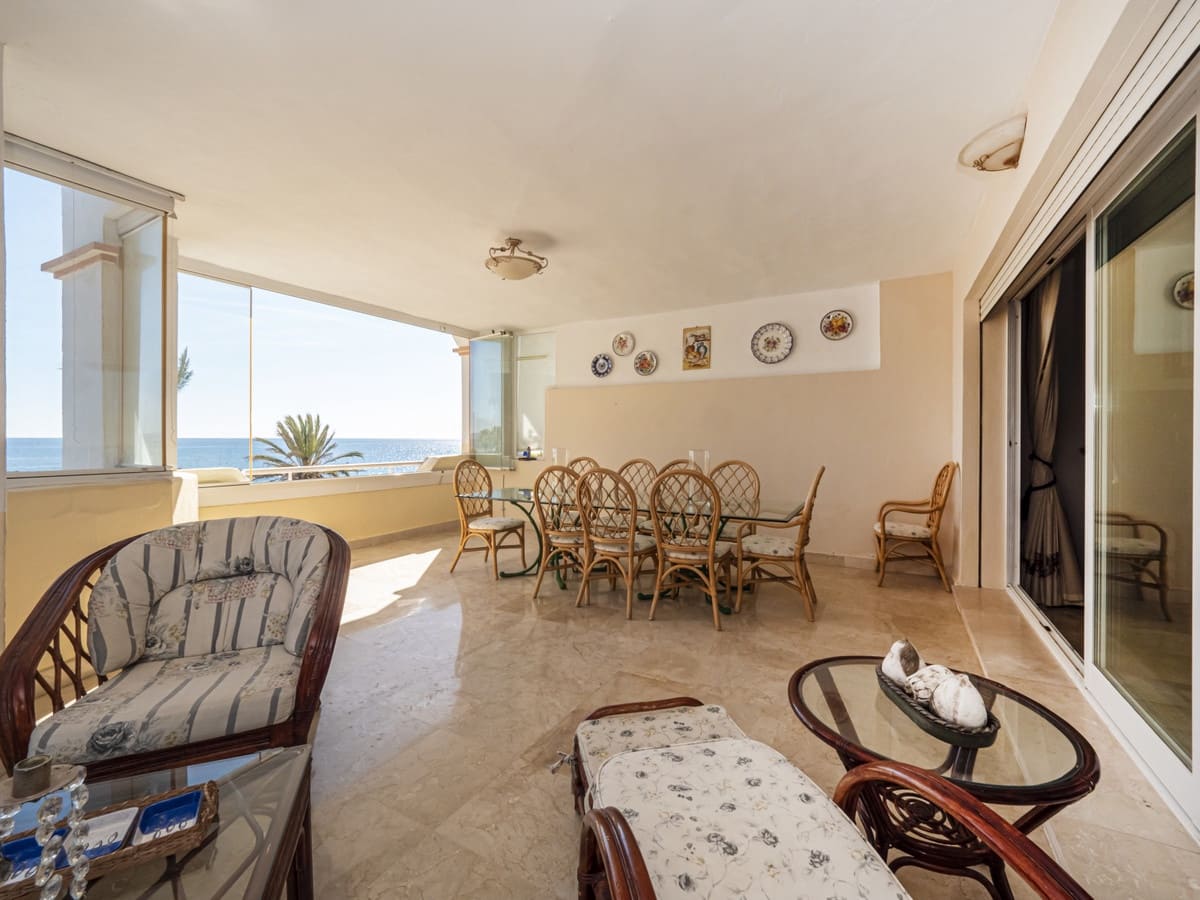 2 sypialnia Apartament na sprzedaż w Puerto Banus z basenem garażem - 1 575 000 € (Ref: 10002028)