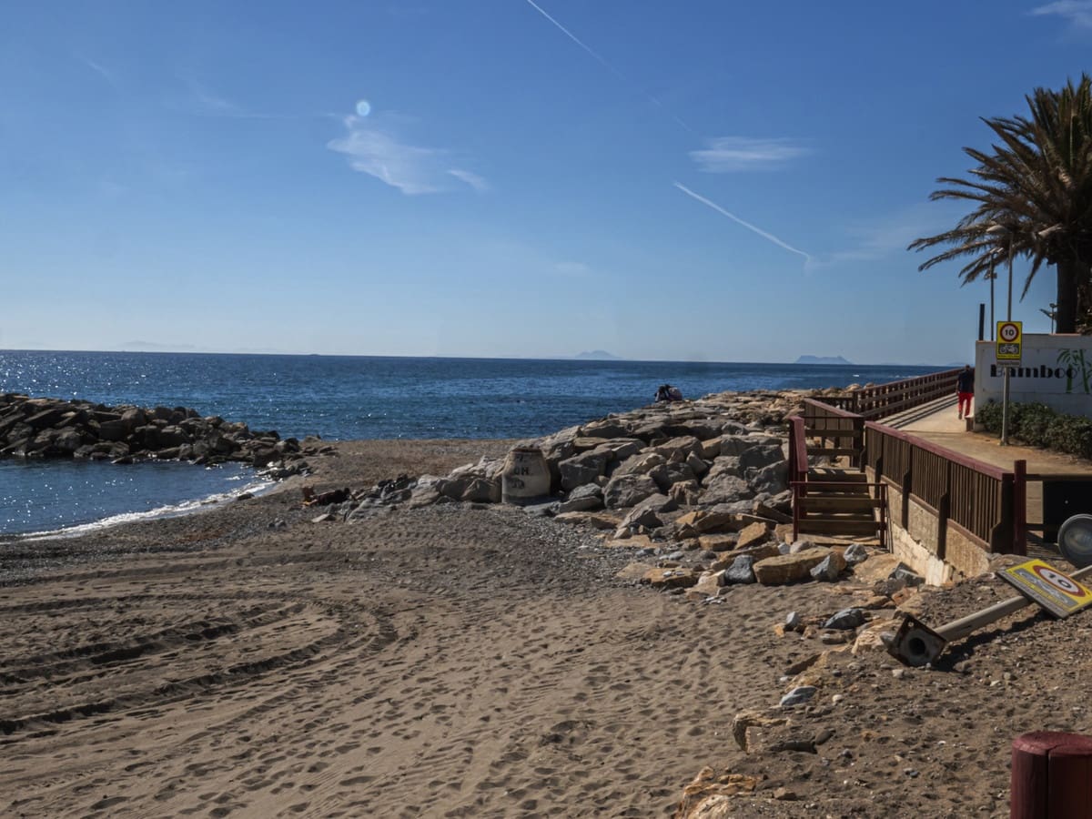 2 sypialnia Apartament na sprzedaż w Puerto Banus z basenem garażem - 1 575 000 € (Ref: 10002028)
