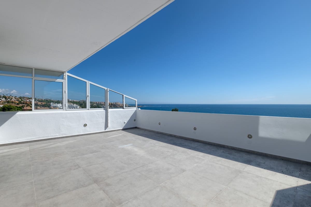 3 makuuhuone Huoneisto myytävänä paikassa Estepona mukana uima-altaan 
autotalli - 695 000 € (Ref: 10002029)
