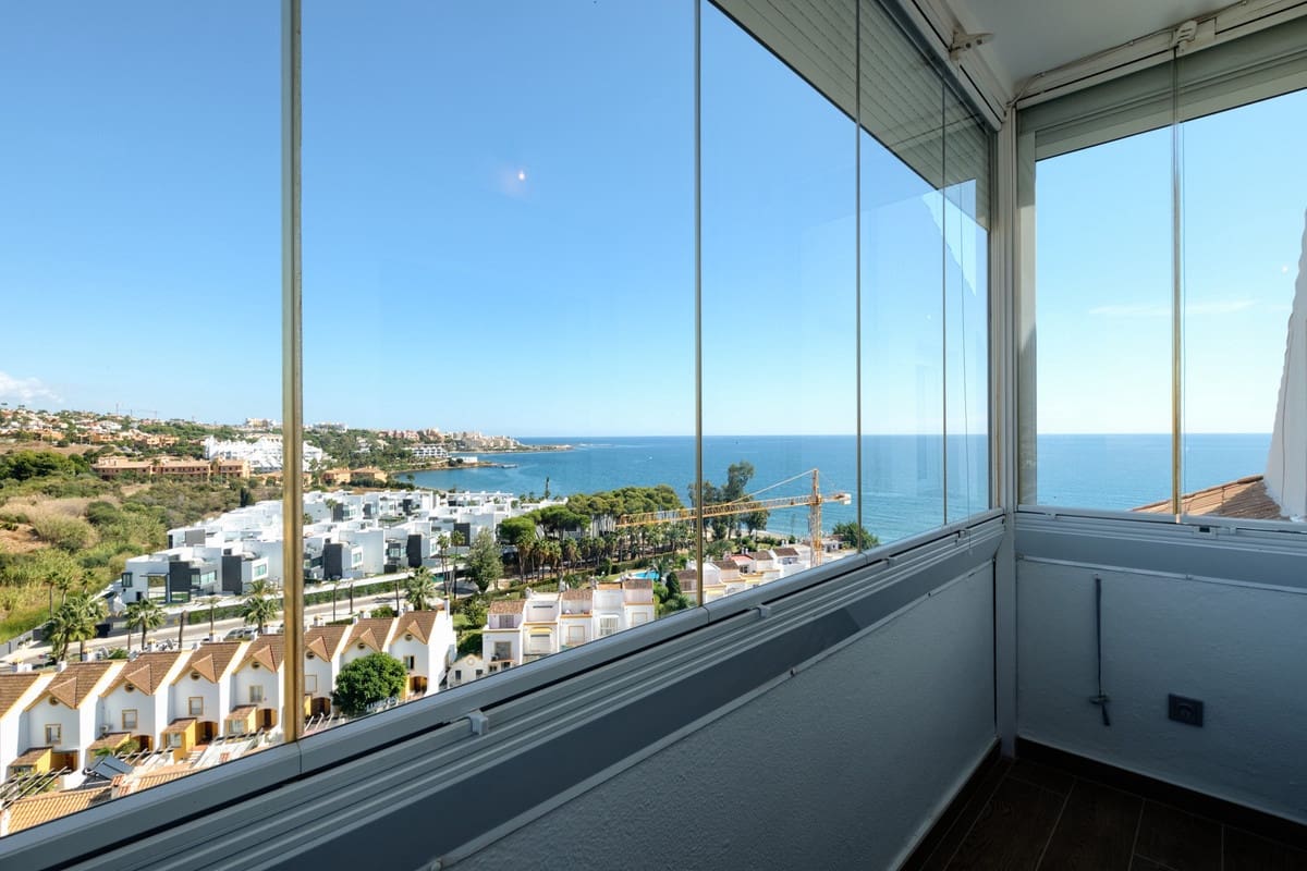3 makuuhuone Huoneisto myytävänä paikassa Estepona mukana uima-altaan 
autotalli - 695 000 € (Ref: 10002029)