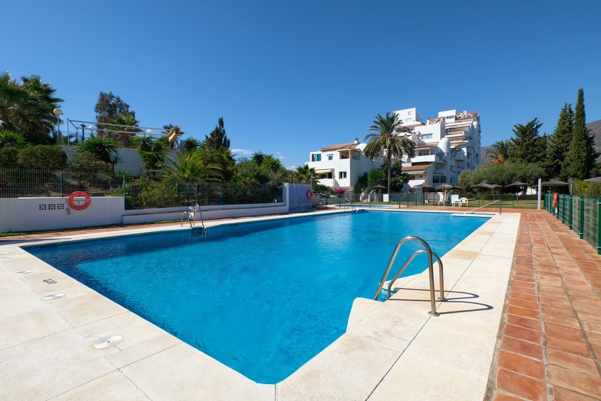 3 makuuhuone Huoneisto myytävänä paikassa Estepona mukana uima-altaan 
autotalli - 695 000 € (Ref: 10002029)