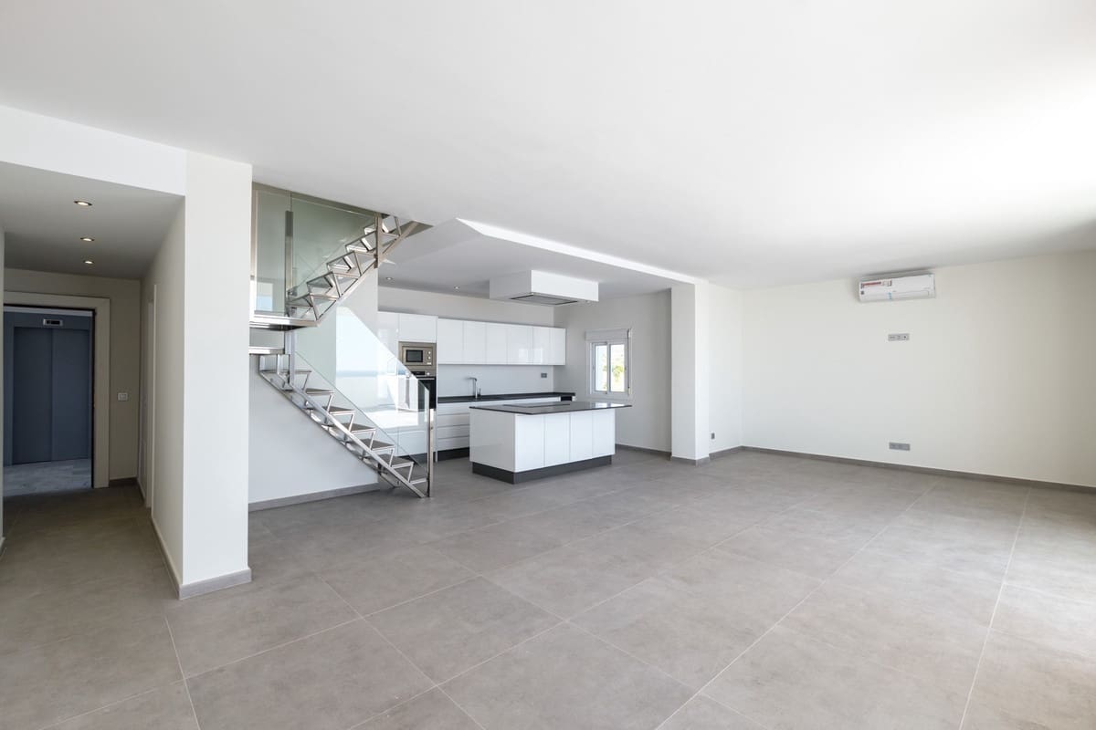 3 makuuhuone Huoneisto myytävänä paikassa Estepona mukana uima-altaan 
autotalli - 695 000 € (Ref: 10002029)