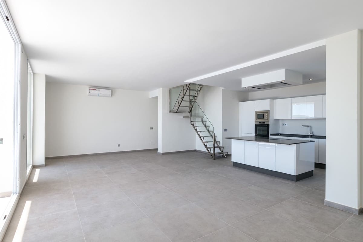 3 makuuhuone Huoneisto myytävänä paikassa Estepona mukana uima-altaan 
autotalli - 695 000 € (Ref: 10002029)