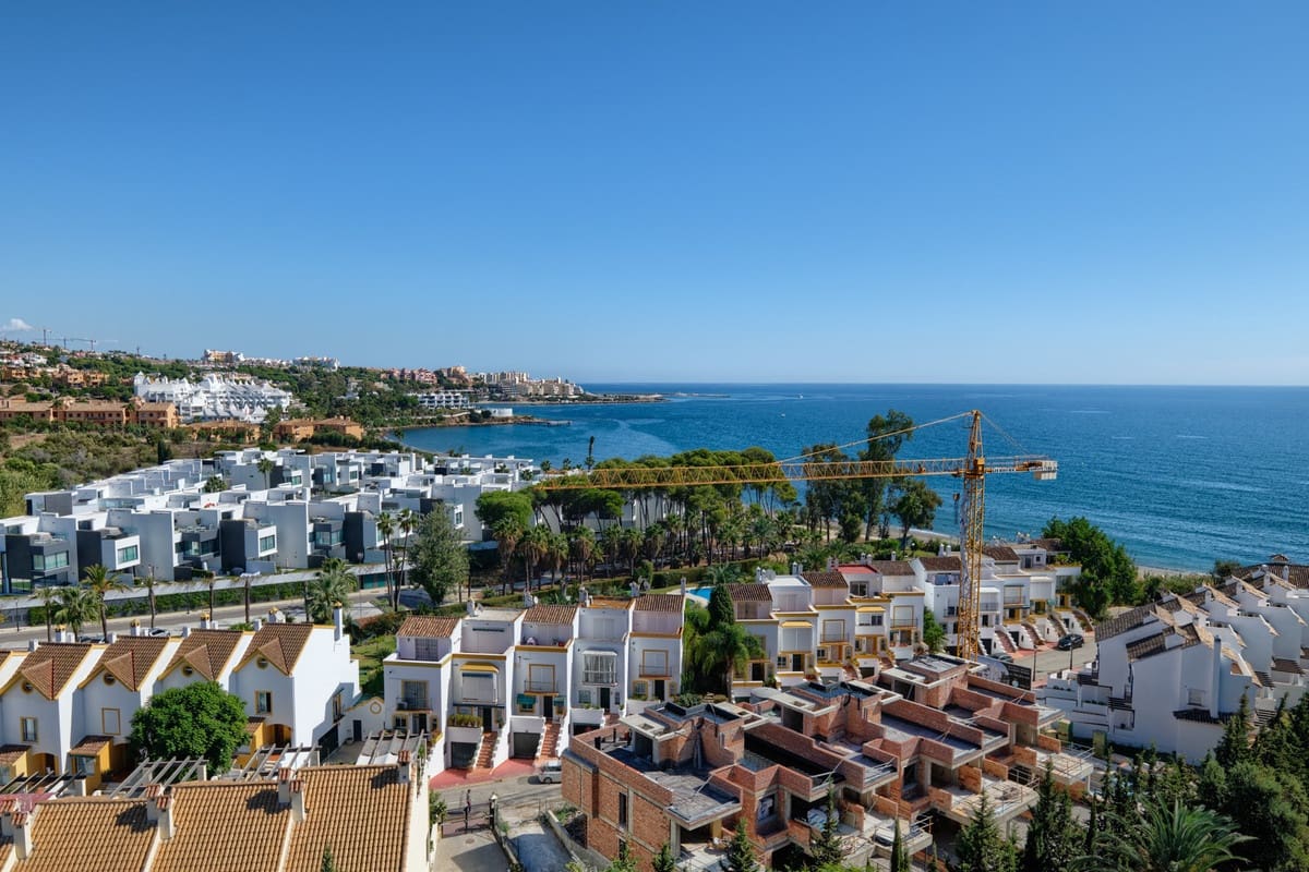 3 makuuhuone Huoneisto myytävänä paikassa Estepona mukana uima-altaan 
autotalli - 695 000 € (Ref: 10002029)