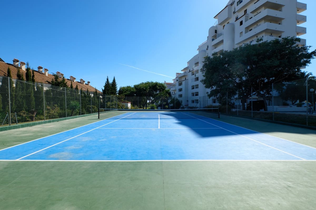 3 makuuhuone Huoneisto myytävänä paikassa Estepona mukana uima-altaan 
autotalli - 695 000 € (Ref: 10002029)