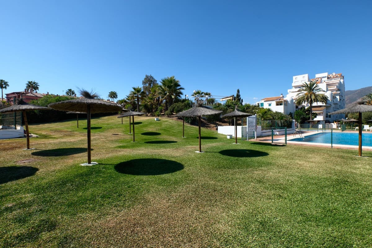 3 makuuhuone Huoneisto myytävänä paikassa Estepona mukana uima-altaan 
autotalli - 695 000 € (Ref: 10002029)