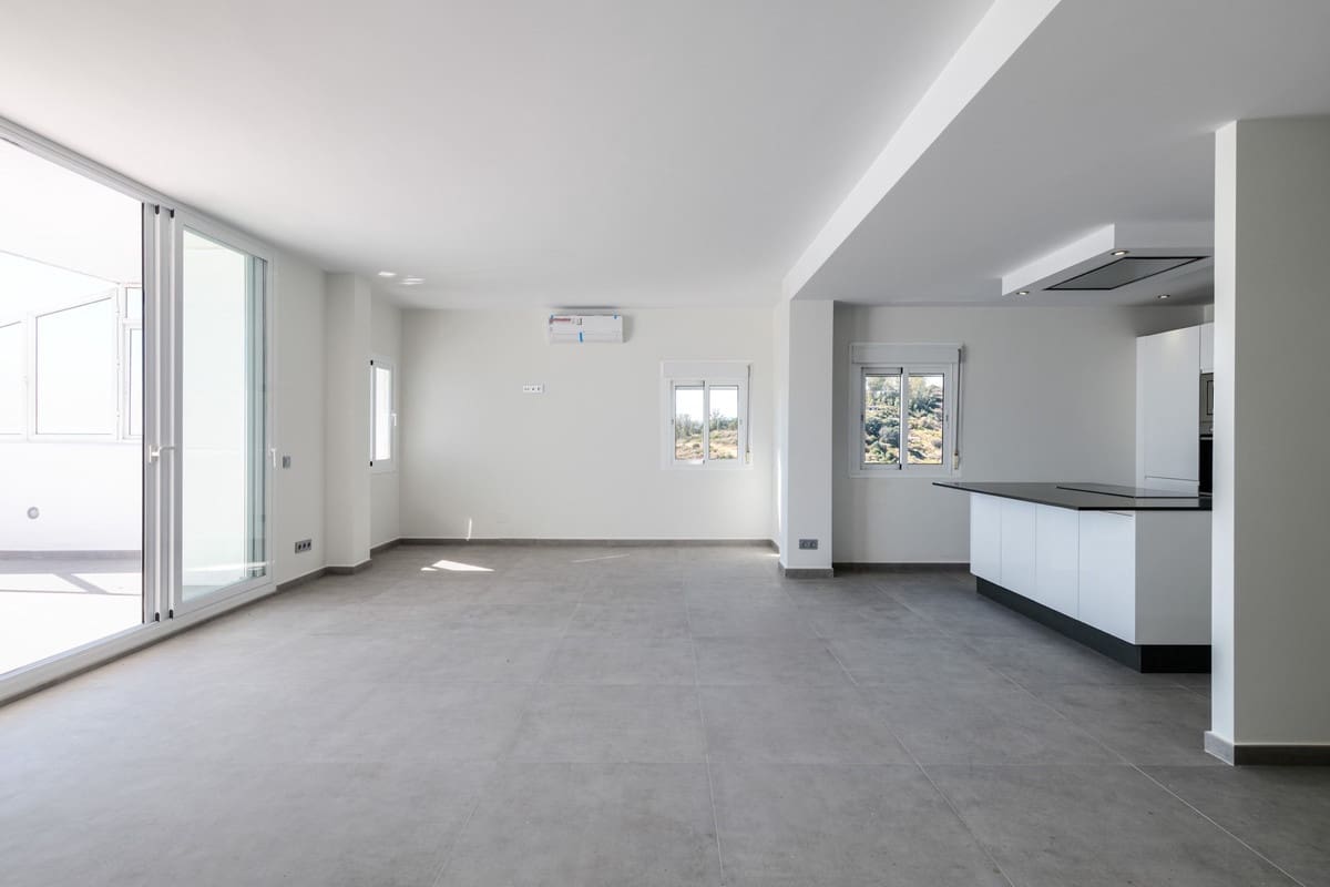 3 soverom Leilighet til salgs i Estepona med svømmebasseng garasje - € 719 000 (Ref: 10002030)