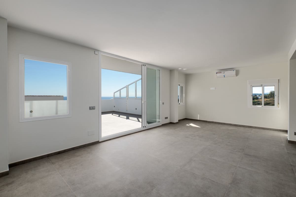 3 soverom Leilighet til salgs i Estepona med svømmebasseng garasje - € 719 000 (Ref: 10002030)