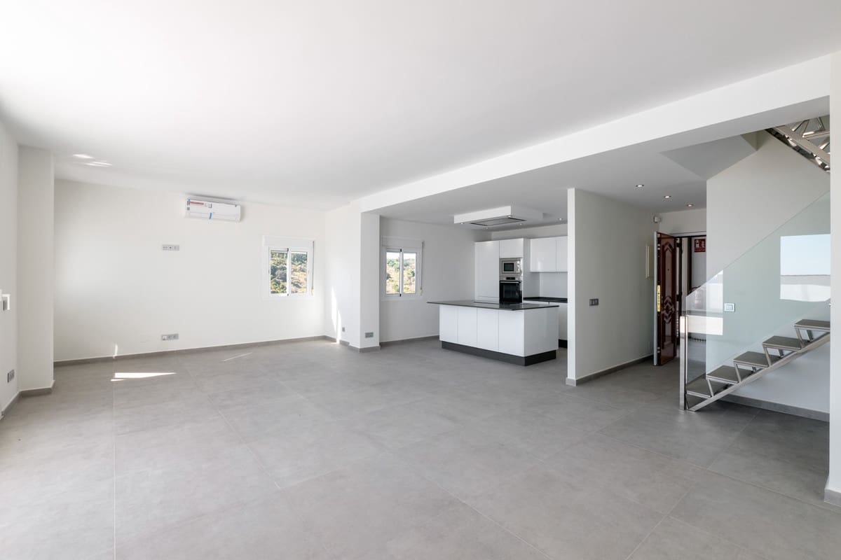3 soverom Leilighet til salgs i Estepona med svømmebasseng garasje - € 719 000 (Ref: 10002030)