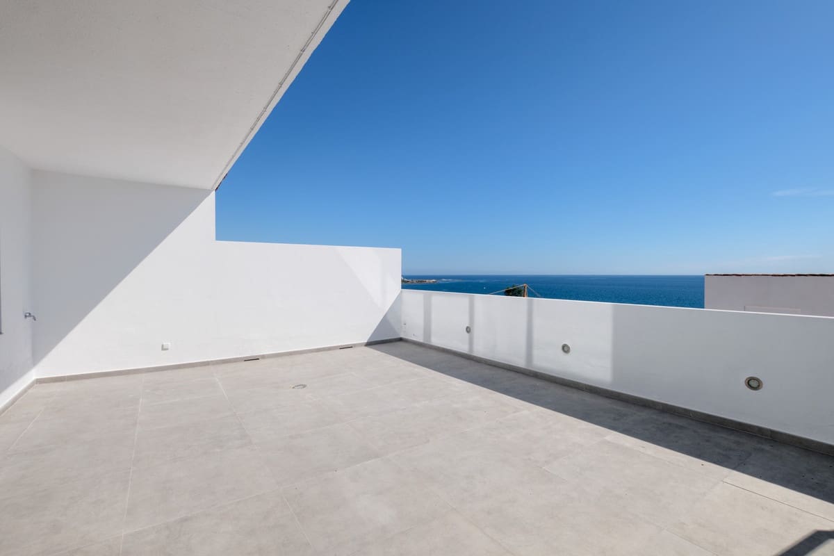 3 soverom Leilighet til salgs i Estepona med svømmebasseng garasje - € 719 000 (Ref: 10002030)