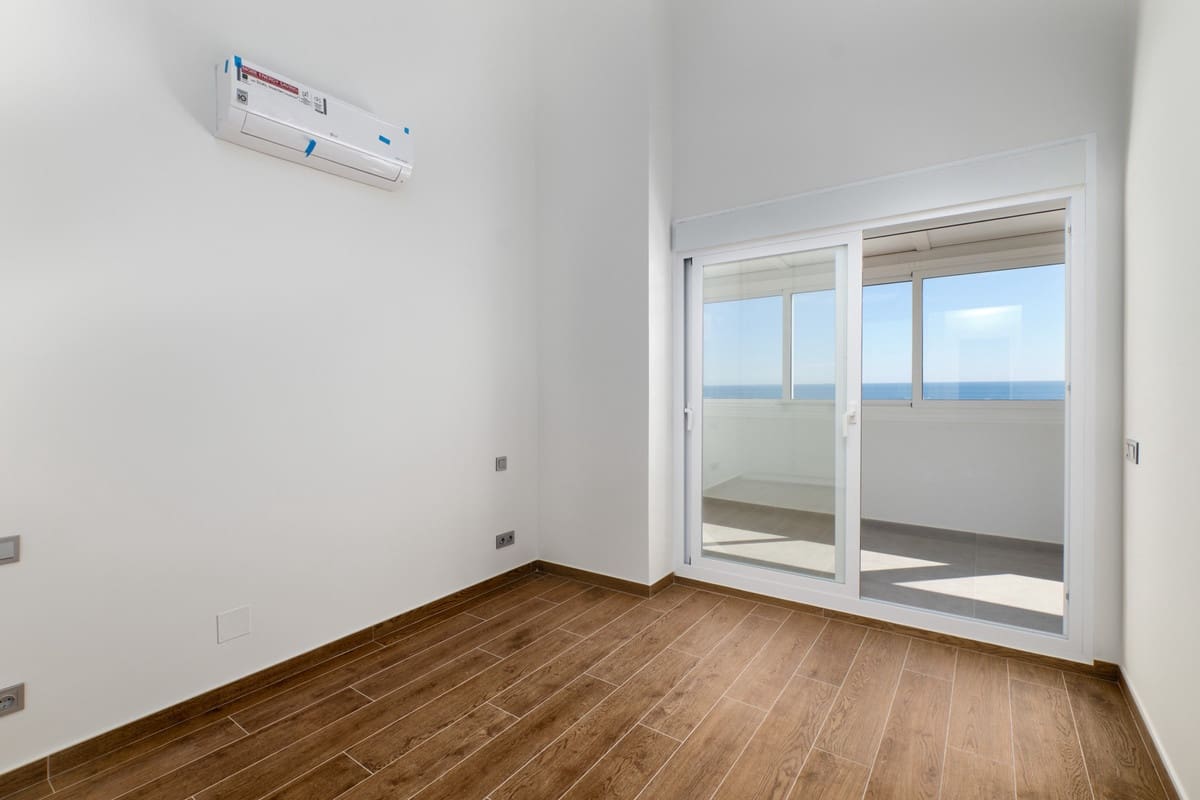 3 soverom Leilighet til salgs i Estepona med svømmebasseng garasje - € 719 000 (Ref: 10002030)