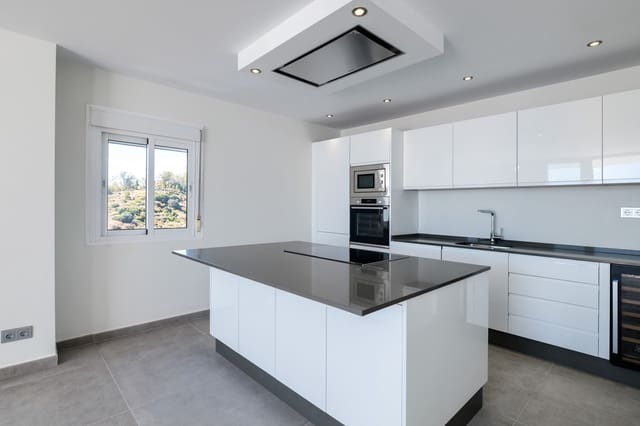 3 soverom Leilighet til salgs i Estepona med svømmebasseng garasje - € 719 000 (Ref: 10002030)