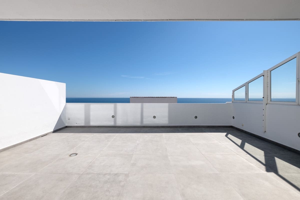 3 soverom Leilighet til salgs i Estepona med svømmebasseng garasje - € 719 000 (Ref: 10002030)