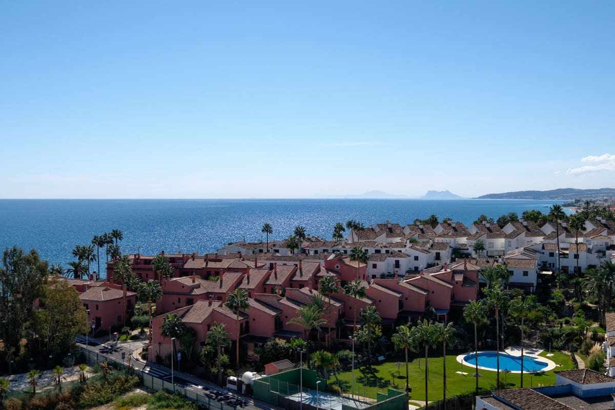 3 soverom Leilighet til salgs i Estepona med svømmebasseng garasje - € 719 000 (Ref: 10002030)