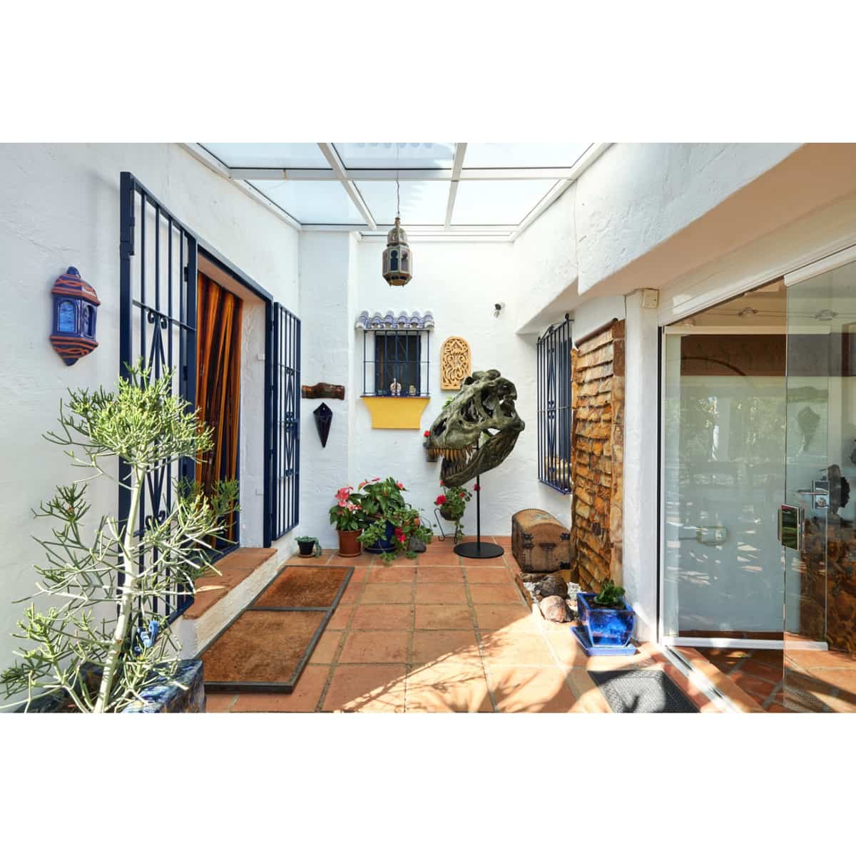 Chalet de 2 habitaciones en Estepona en venta con piscina garaje - 695.000 € (Ref: 10002031)