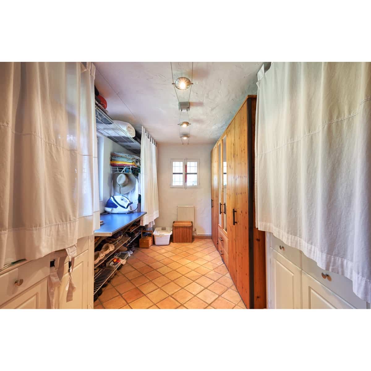 Chalet de 2 habitaciones en Estepona en venta con piscina garaje - 695.000 € (Ref: 10002031)