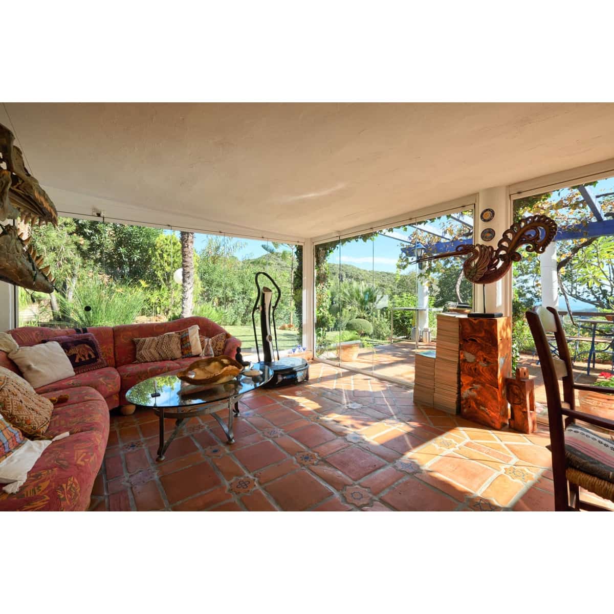 Chalet de 2 habitaciones en Estepona en venta con piscina garaje - 695.000 € (Ref: 10002031)