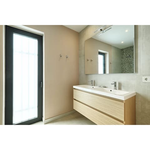 Chalet de 4 habitaciones en Benahavís en venta con piscina garaje - 2.875.000 € (Ref: 10002032)