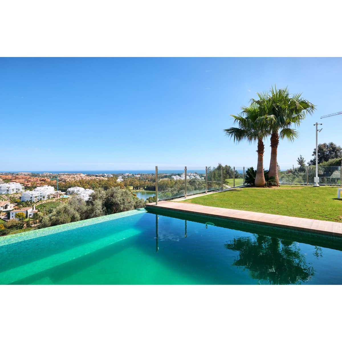4 sovrum Villa till salu i Benahavis med pool garage - 2 875 000 € (Ref: 10002032)