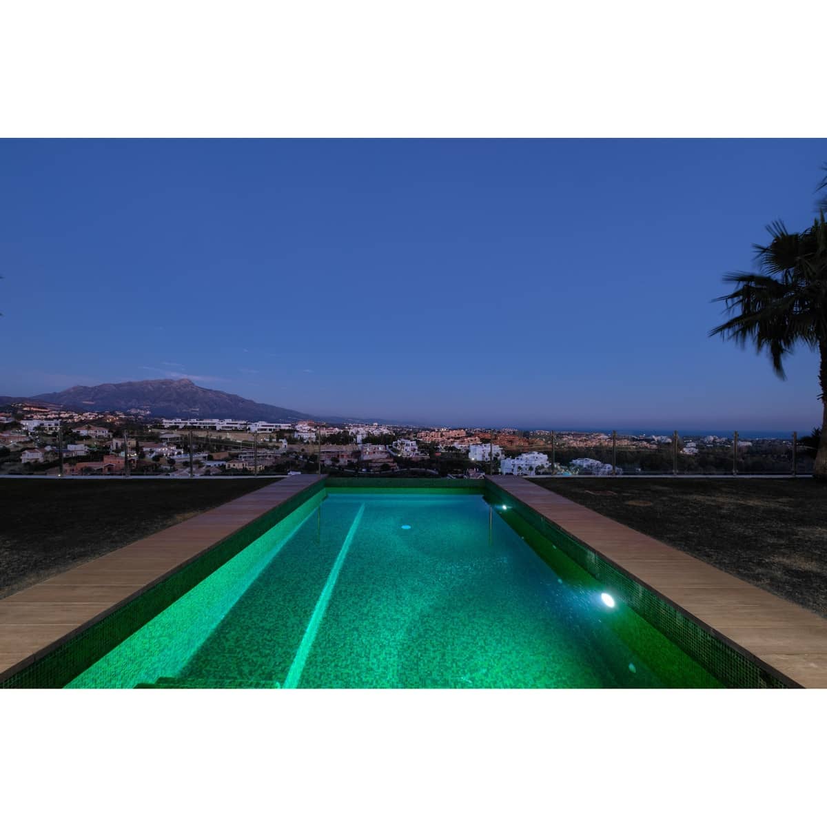 4 sovrum Villa till salu i Benahavis med pool garage - 2 875 000 € (Ref: 10002032)