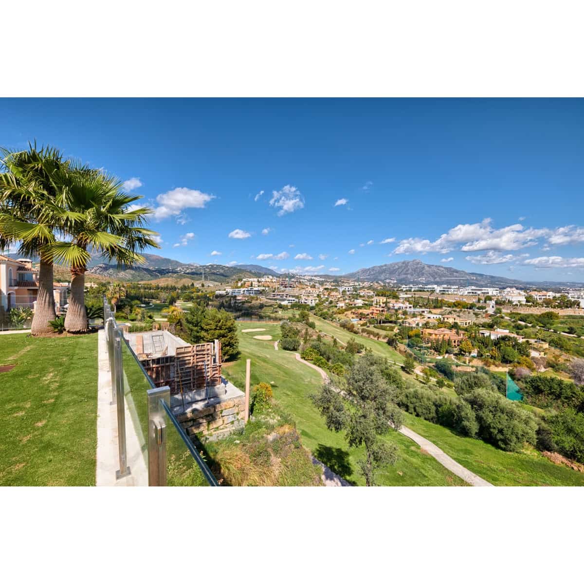 4 sovrum Villa till salu i Benahavis med pool garage - 2 875 000 € (Ref: 10002032)