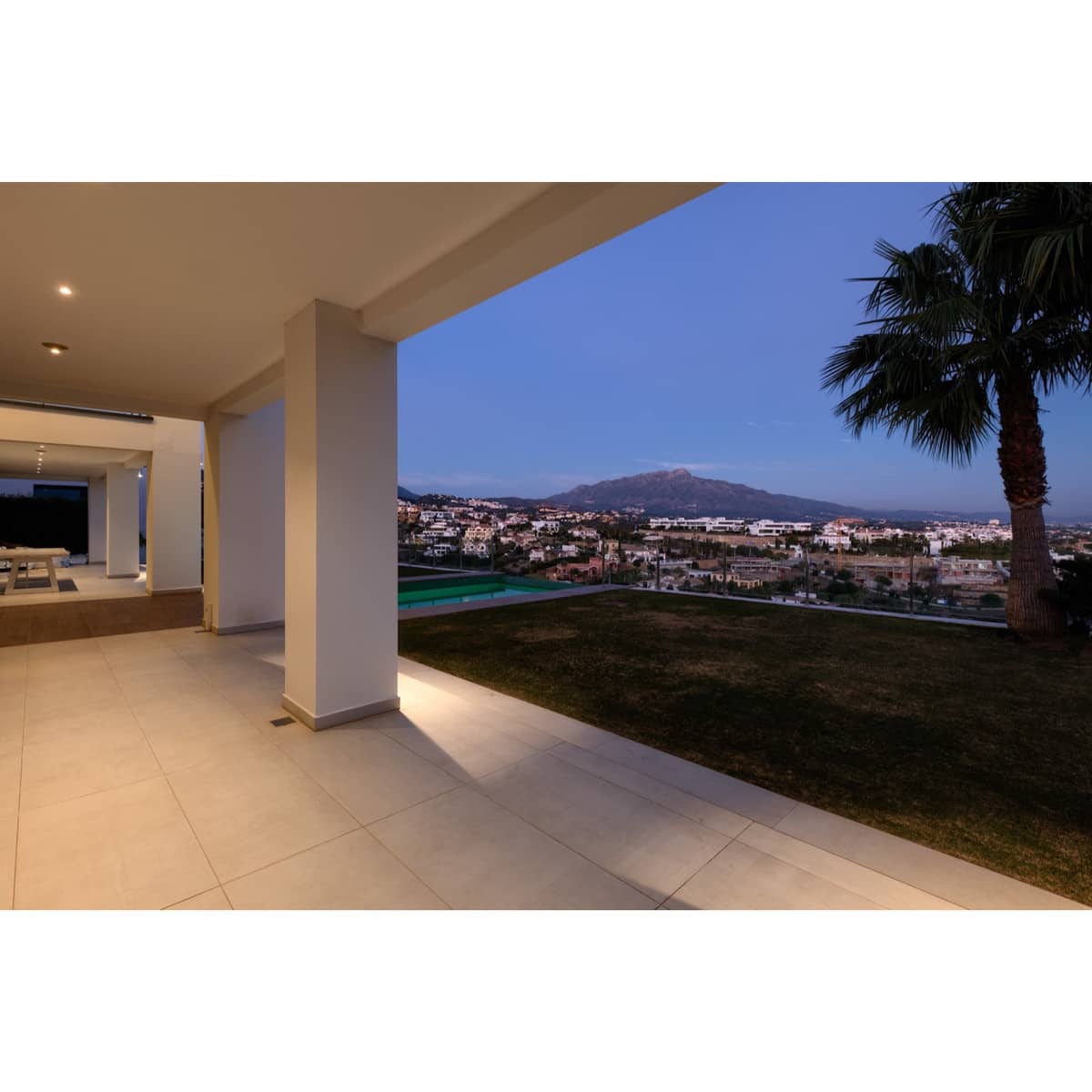 4 sovrum Villa till salu i Benahavis med pool garage - 2 875 000 € (Ref: 10002032)