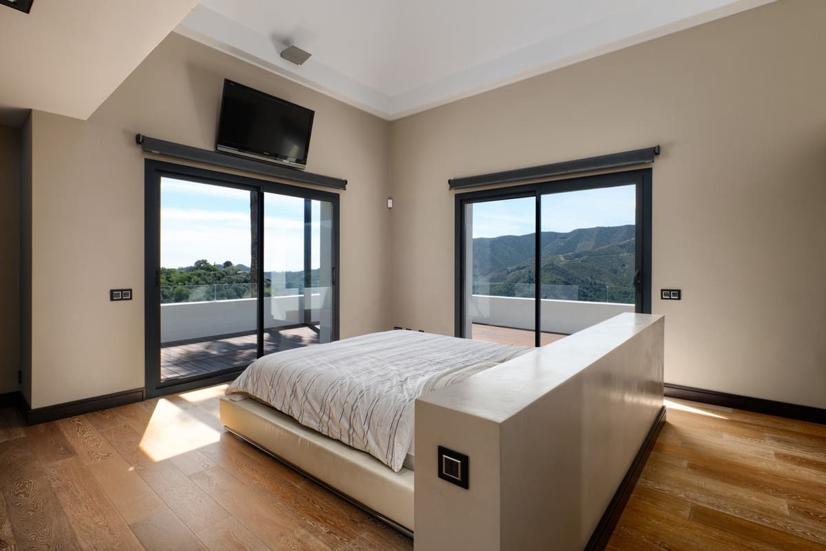 Chalet de 5 habitaciones en Istán en venta con piscina garaje - 3.495.000 € (Ref: 10002033)