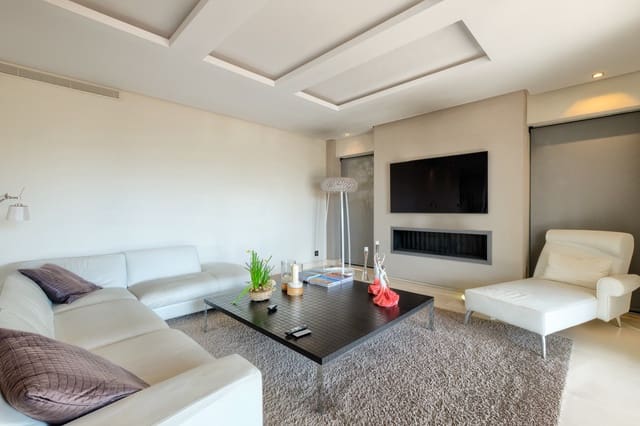 5 bedroom Villa for sale in Istán with pool garage - € 3,495,000 (Ref: 10002033)