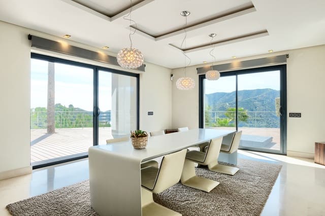5 bedroom Villa for sale in Istán with pool garage - € 3,495,000 (Ref: 10002033)