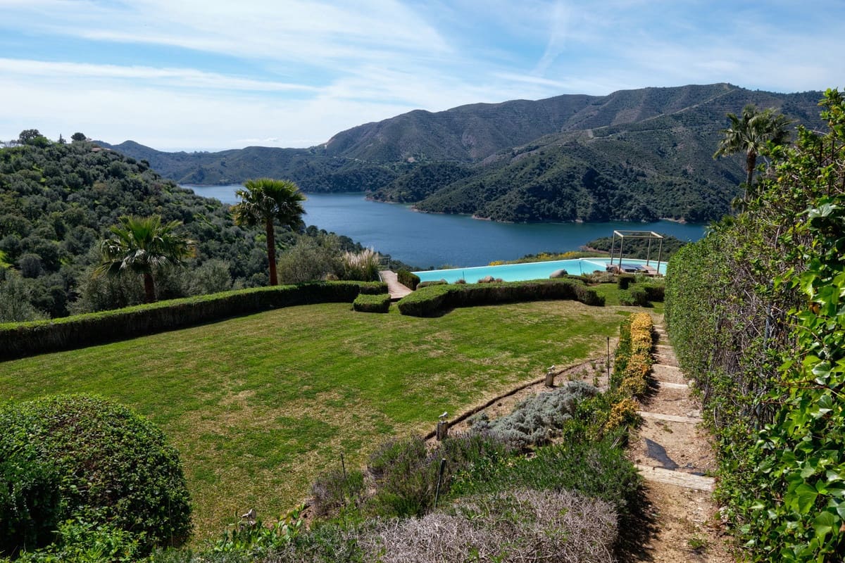 Chalet de 5 habitaciones en Istán en venta con piscina garaje - 3.495.000 € (Ref: 10002033)