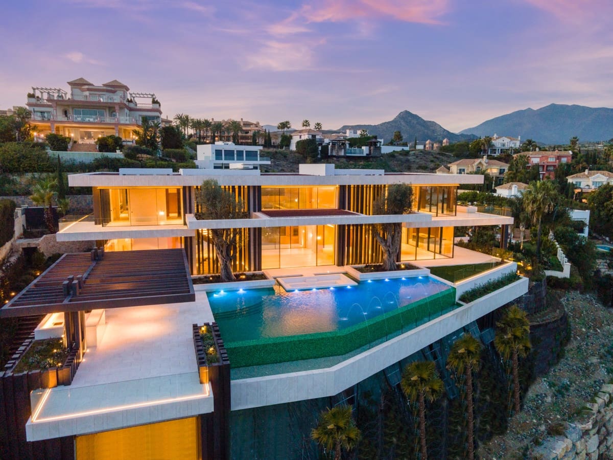 Chalet de 12 habitaciones en Marbella en venta con piscina garaje - 14.000.000 € (Ref: 10002034)