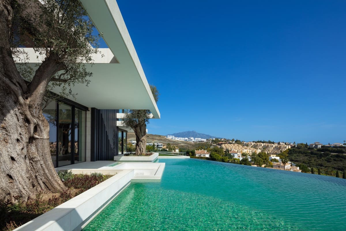 Chalet de 12 habitaciones en Marbella en venta con piscina garaje - 14.000.000 € (Ref: 10002034)