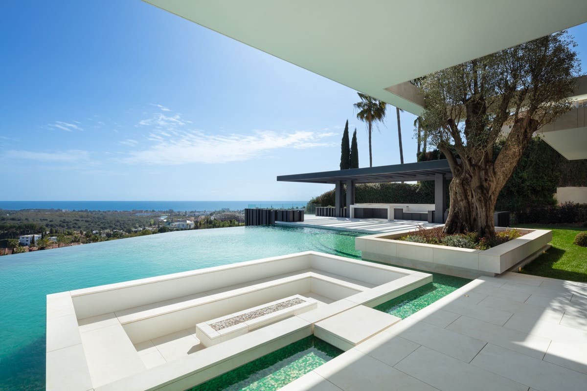 Chalet de 12 habitaciones en Marbella en venta con piscina garaje - 14.000.000 € (Ref: 10002034)